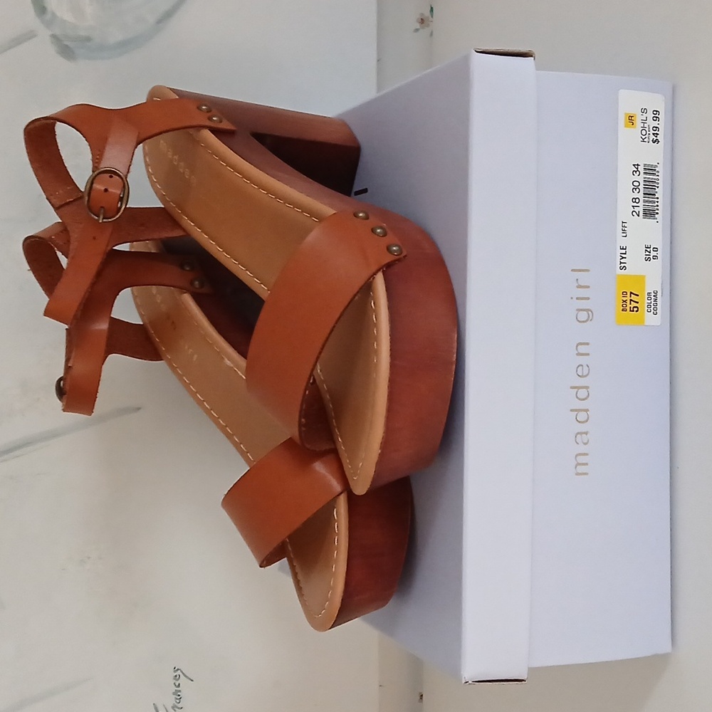 Madden Girl Lifft Heels